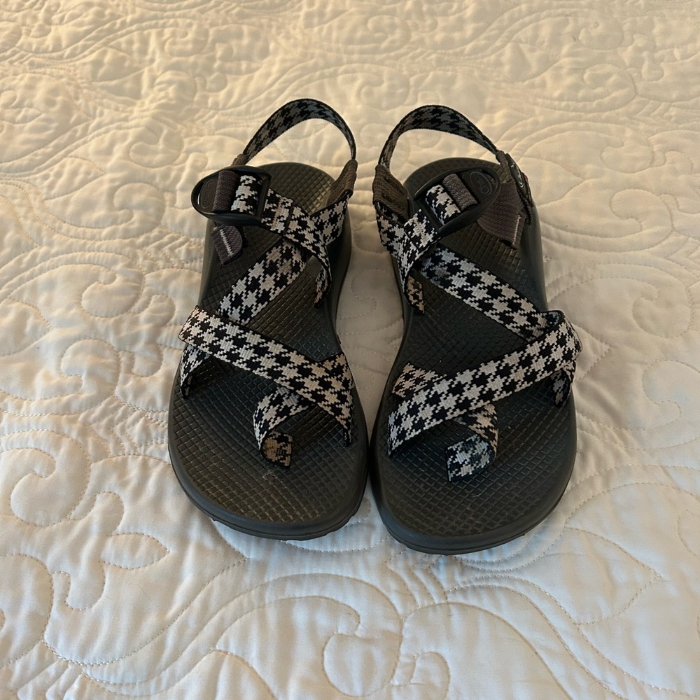 Houndstooth Chacos Black and White